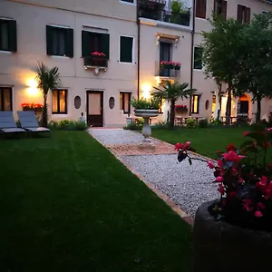 Cinqueteste Luxury Italy